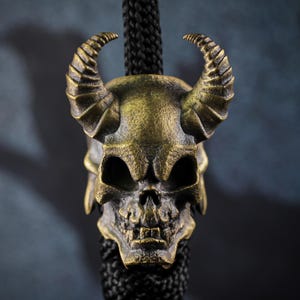 Horned Skull EDC Bead – Solid Brass Lanyard Charm – Hand-Cast Rider Style Biker Paracord Accessory