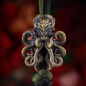 Double-Headed Cthulhu Brass EDC Bead – Lovecraftian Horror Tentacle Paracord Charm