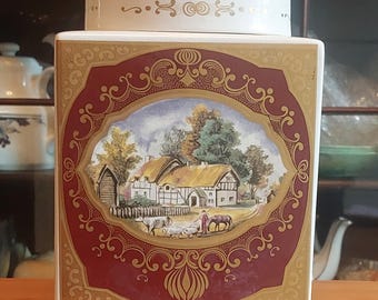 Vintage Tea Caddy or storage. Royal Cauldron Bristol. Made in England. Good condition.