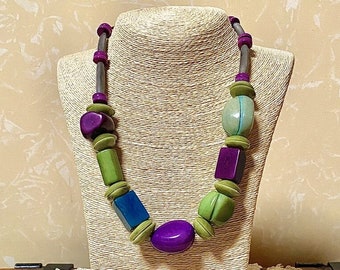 Collana in avorio vegetale, tagua