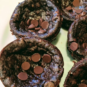 Gluten free, vegan brownie bites, intense  chocolate flavor!!
