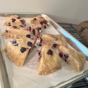 Scones veganos keto de frambuesa negra y limón (7-8 piezas)