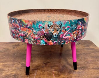 Runder rosa Tiger-Top Couchtisch, Juwel Leopard Design, magentafarbenes Abheben von Top, großer Lounge-Tisch, ideal für Wohnzimmer