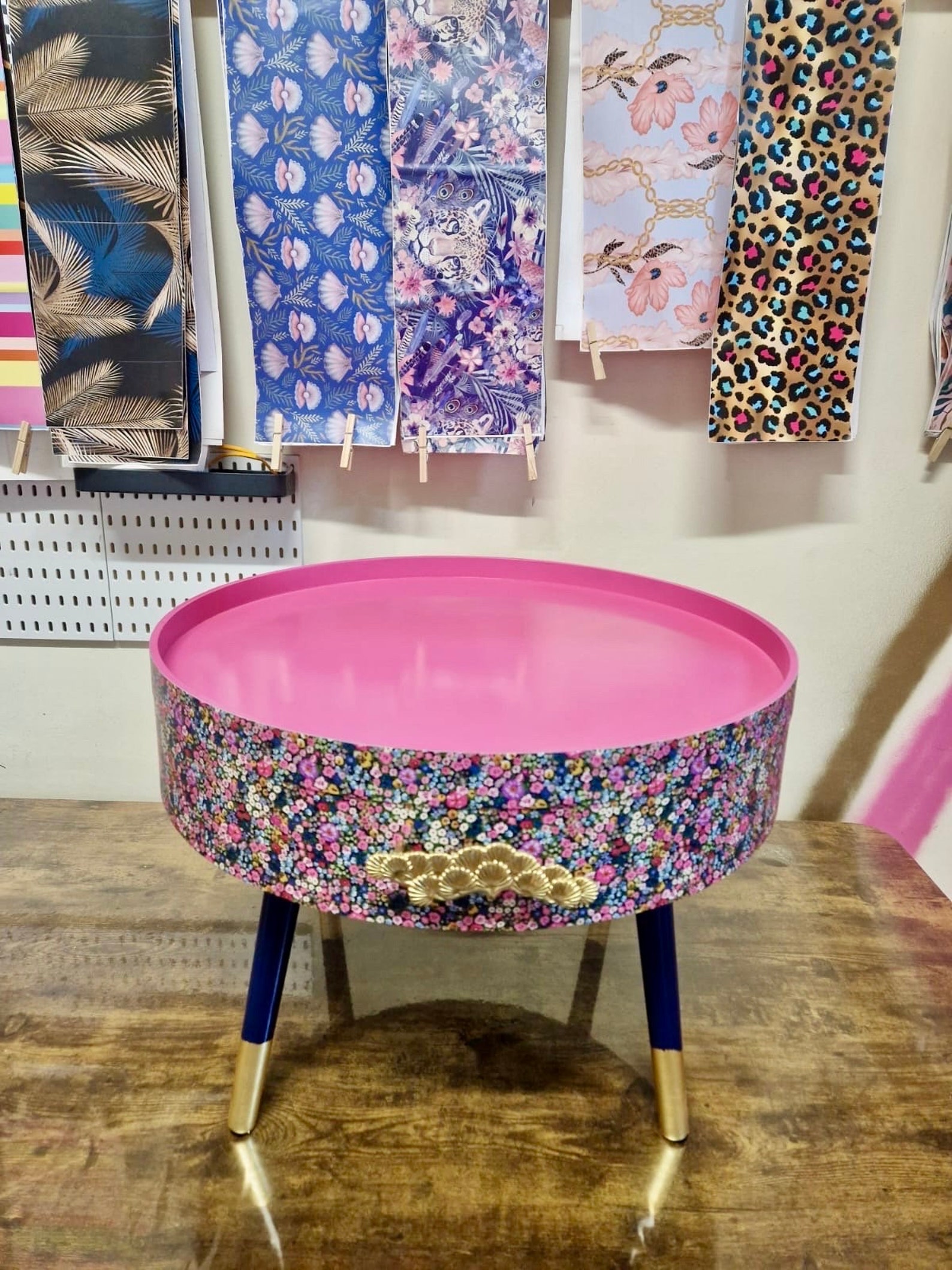 Ditsy Table Setting Round Coffee Table , Ditsy Floral, Multicolour Pink Blue and Green ...
