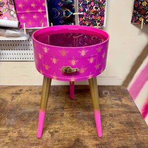 Hot Pink gold bees round bedside table. Fun Bright Home Decor . Ideal for Nightstand side table. Fuscia glitter top, gold legs