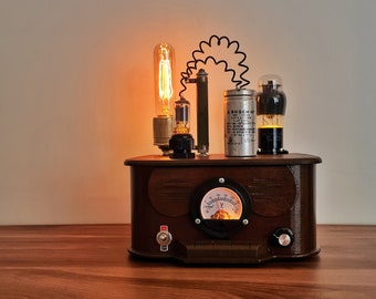 Vintage retro old electronic parts dimmable vacuum tube radio table lamp