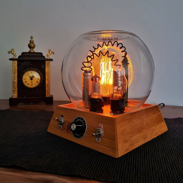 Lampada da tavolo edison con tubo a vuoto triodo in stile vintage steampunk