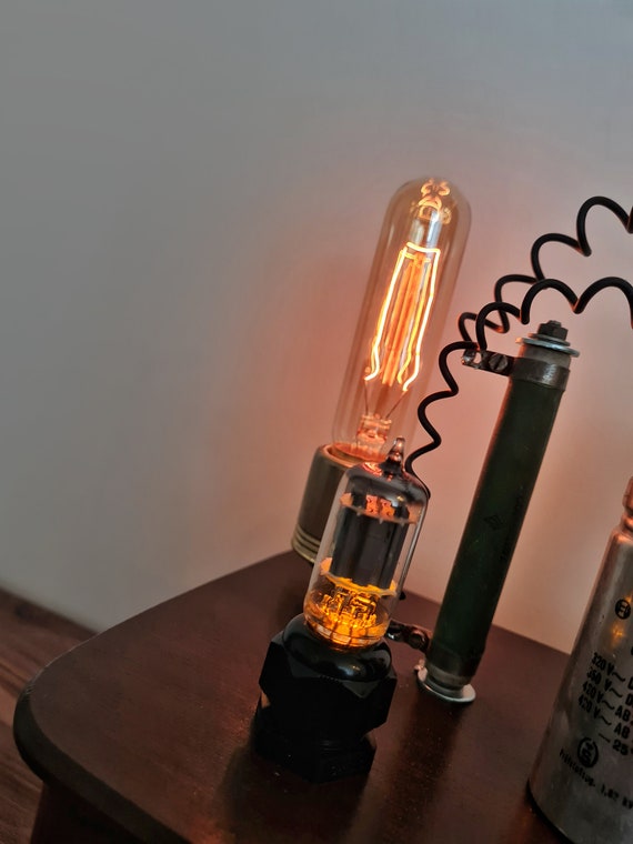 Walnut Wood Steampunk Style Radio Look Desk Lamp With 1940s Vacuum