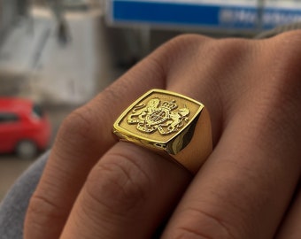 Custom Family Crest Signet Ring: 925 Silver Coat of Arms