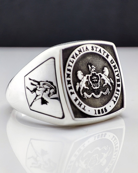 Bague En Argent Avec Blason Royal - Taille 59, Occasion Très Bon état, Taille Modifiée