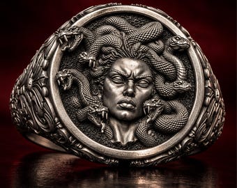 Medusa Ring, Unisex Gothic Signet Ring, Gorgon Snake Ring, Oxidized Silver Jewelry, Greek Mythology Ring, Dark Fantasy Statement Ring