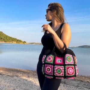 Sac à bandoulière au crochet / Sac à main fait à la main / Sac fourre-tout Boho / Sac de retour à l’école / Sac tricoté coloré / Sac hippie / Sac fourre-tout au crochet