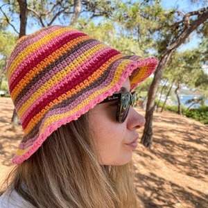 Rainbow Bucket Hat / Crochet Sun Hat / Accesorios para el cabello / Accesorio de verano imagen 1