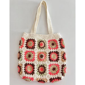 Borsa tote quadrata della nonna fatta a mano all&#39;uncinetto: borsa boho afghana bianca