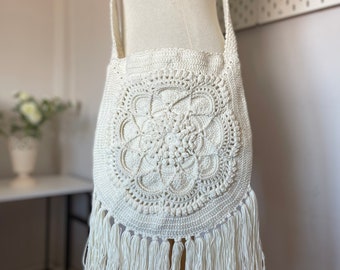 Ecru Crochet Bag / Crossbody Bag / Boho Bag / Fringe Bag / Crochet Purse / Summer Bag / Boho Style / Boho Woman Accessory / Regalo per Lei