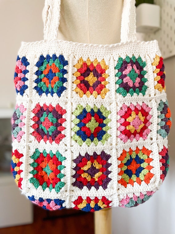 Hand-painted crochet bag – floral decorations - Sicily Lover