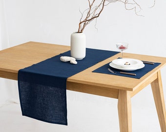 Coureur de table en lin de couleur bleu nuit | Linges de cuisine | Coureur de table rustique | Déco de table naturelle