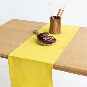 Chemin de table jaune / Chemin de table en lin / Décoration de table longue en lin / Nouveau cadeau pour la maison / Lin délavé image 1