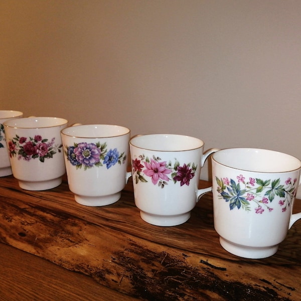 vintage Queen Anne, Bone CHINA COFFEE CUPS, Ensemble de 7 modèles différents, Angleterre des années 1950