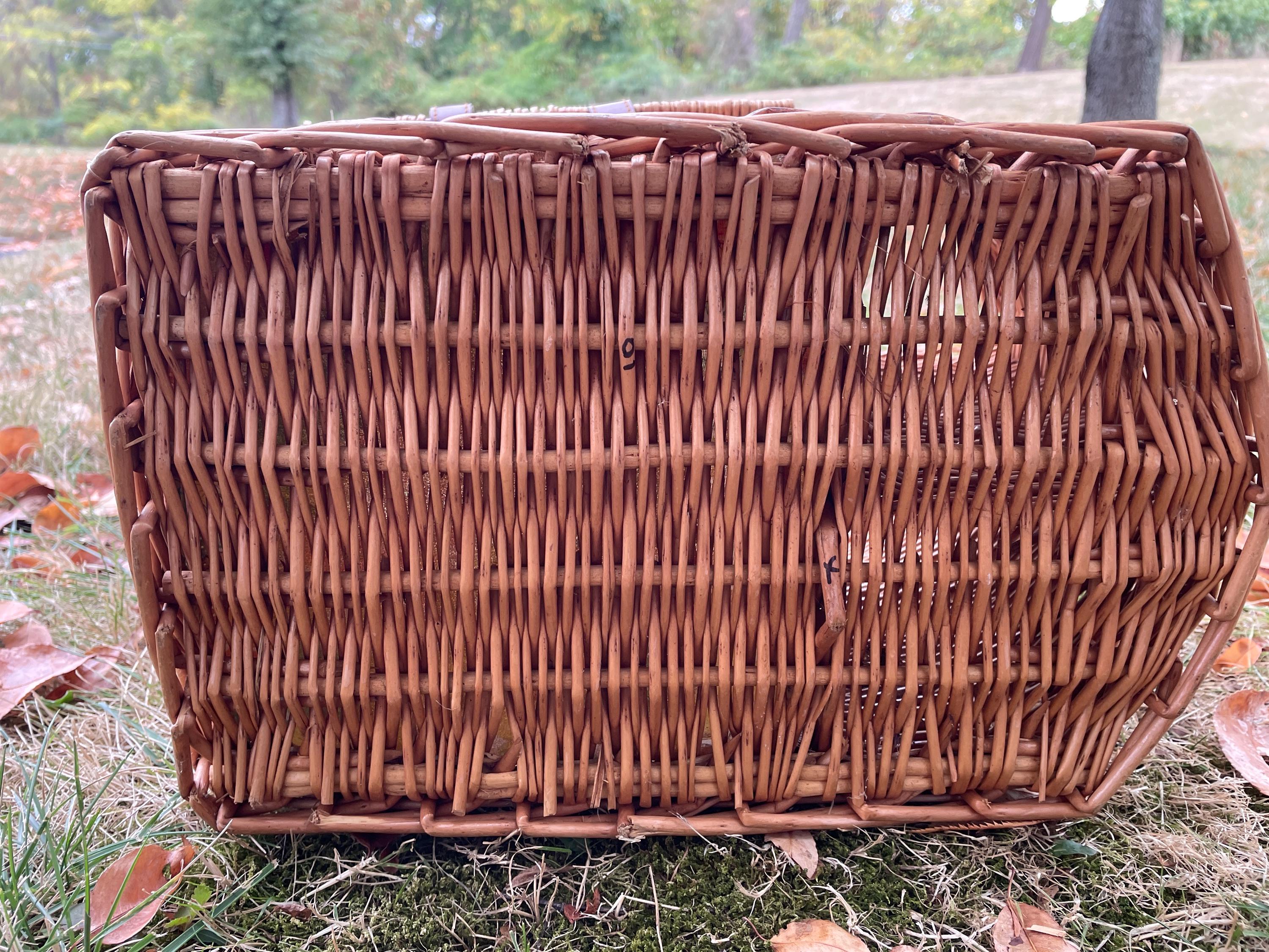 ヴィンテージ ピクニックバスケット 籐編み ワインボトル用