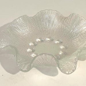 MCM Glass Ruffled Candy Dish Nut Catchall Trinket 6” Textured Vintage Clear Glass Bowl