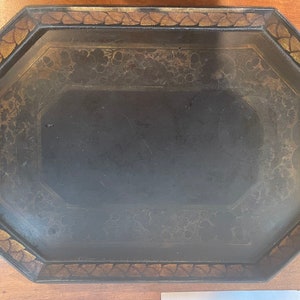 Mesa antigua con bandeja dorada y laca negra, grande, pintada a mano, siglo XIX, rara