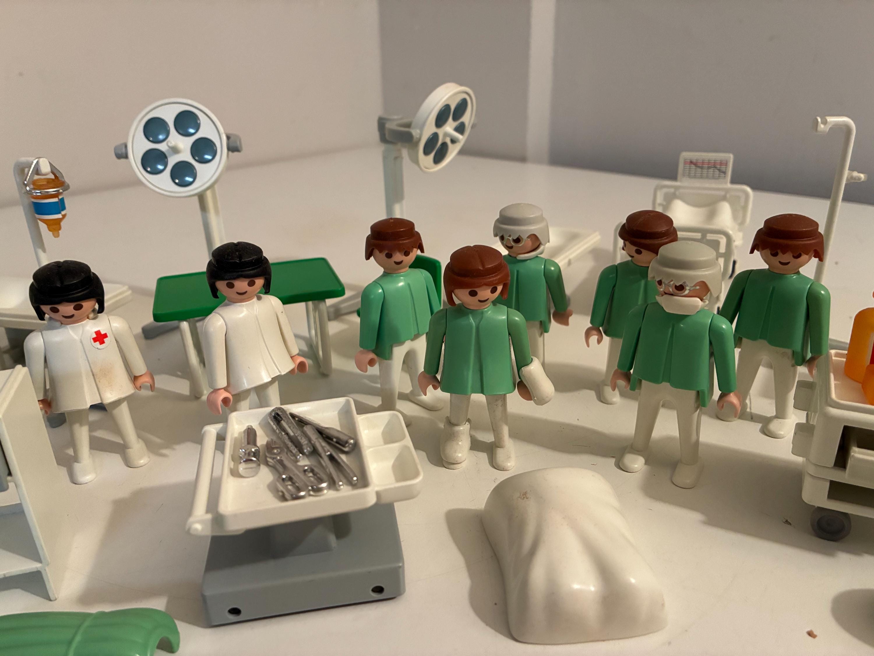 Playmobil City Life 70192 pas cher, Chambre d'hôpital pour enfant