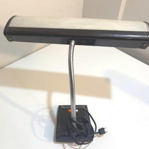 Justerbar fluorescerande skrivbordslampa med svanhals | Modern arbetslampa för mitten av århundradet | Kontors-, rit-, piano- eller arbetsbänkslampa