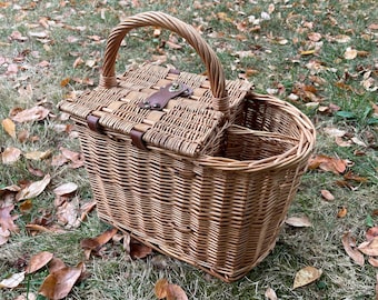 Vintage Picnic Basket Woven Rattan Wicker With 2 Wine Bottle Compartments