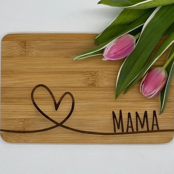 Frühstücksbrett, Frühstücksbrettchen, Mama, Muttertag, Herz, Liebe, Schneidebrett mit Lasergravur, Holzbrett, Bambus, Handgemacht, Geschenk