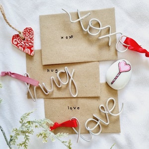 Liebesbrief l Liebe l Umarmung l Xoxo l Wire Lettering l Liebesnotiz l Liebesbotschaft