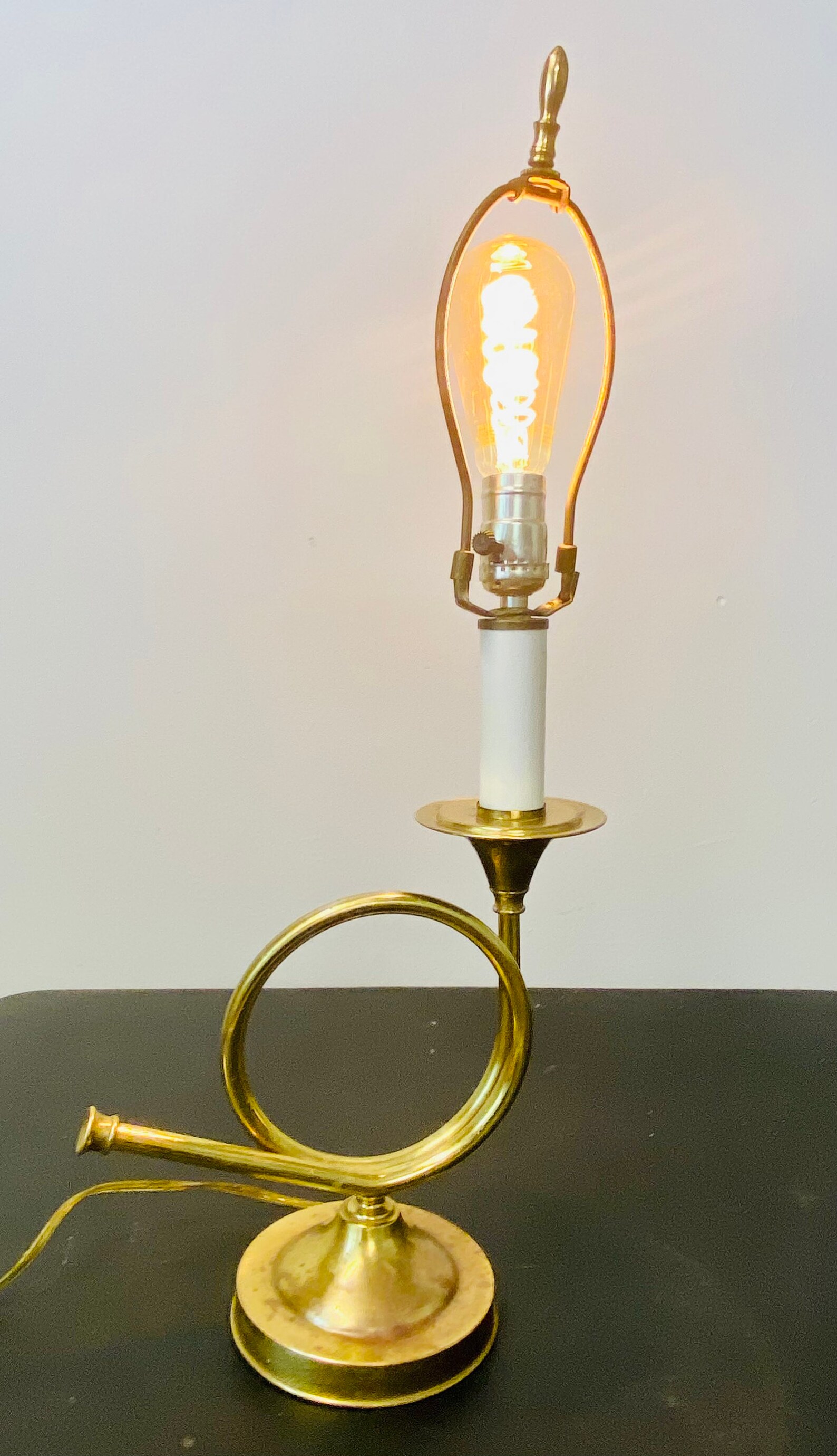 Vintage Brass French Hunting Musical Horn Table Lamp Etsy