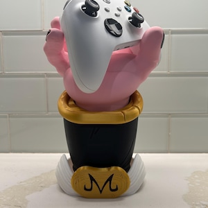 Majin Buu-controllerstandaard