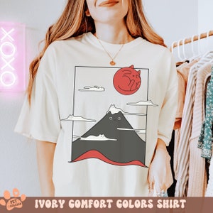 Funny Cat Graphic Shirt, Unisex Comfort Color Shirt For Cat Lover, Funny Cat Mom Gift, Funny Shirt For A Cat Lover, Japanese Cat Graphic Tee