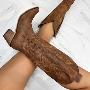 Botas vaqueras marrones