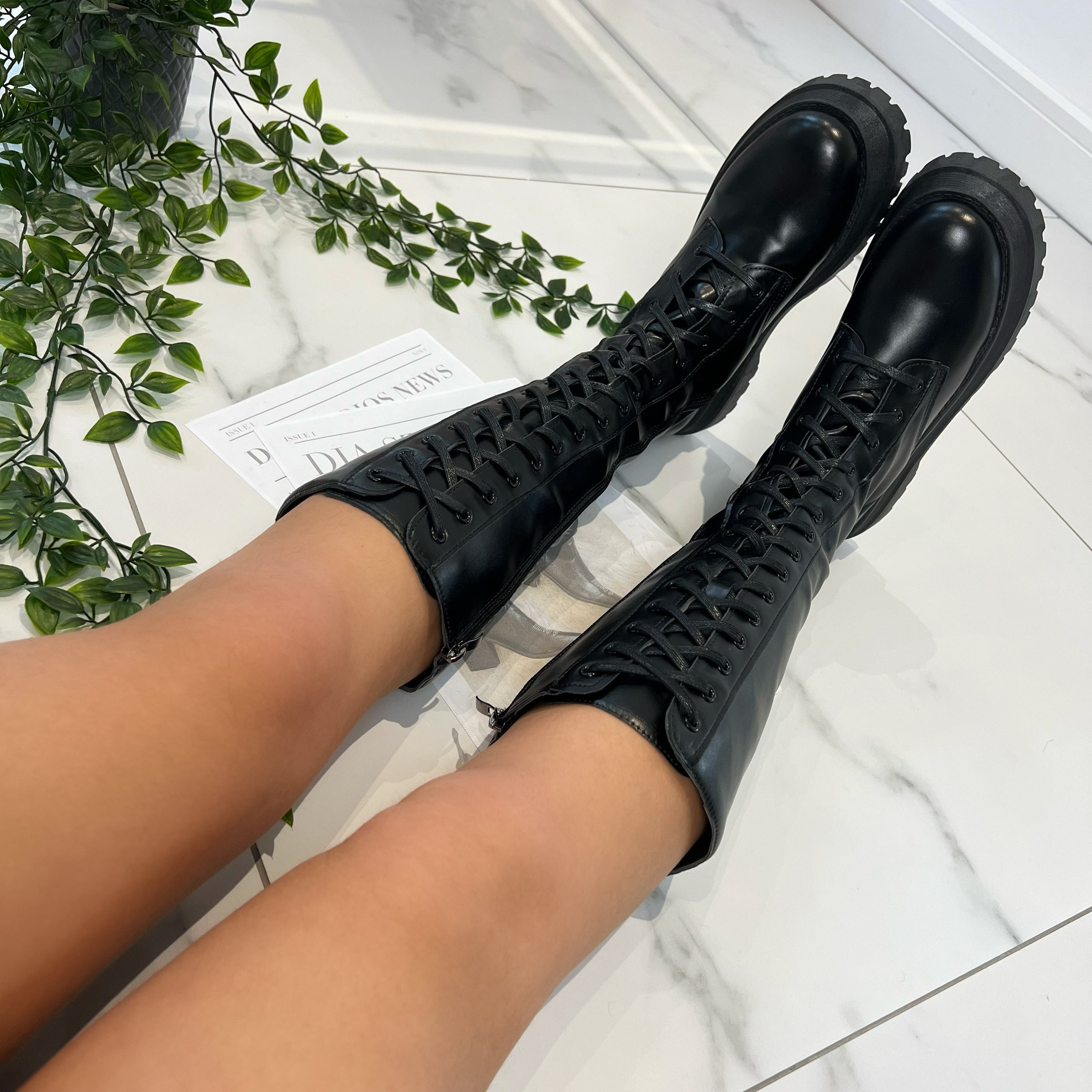 coloLACE UP BOOTS