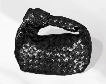 Black Woven Knotted Handbag: Elegant Polyurethane Clutch