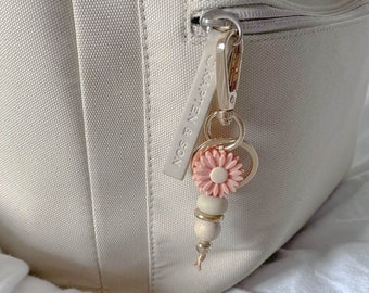 Gänseblümchen Schlüsselanhänger, personalisierbar, Taschenanhänger aus Silikonperlen, Geschenk für Frauen, Freundin, Geschenk zum Muttertag