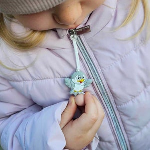 Reißverschluss Anhänger Vögelchen, Montessori Zipper Anhänger für Kinderjacke oder Kinderrucksack, cooles Mitbringsel für Kinder Bild 1
