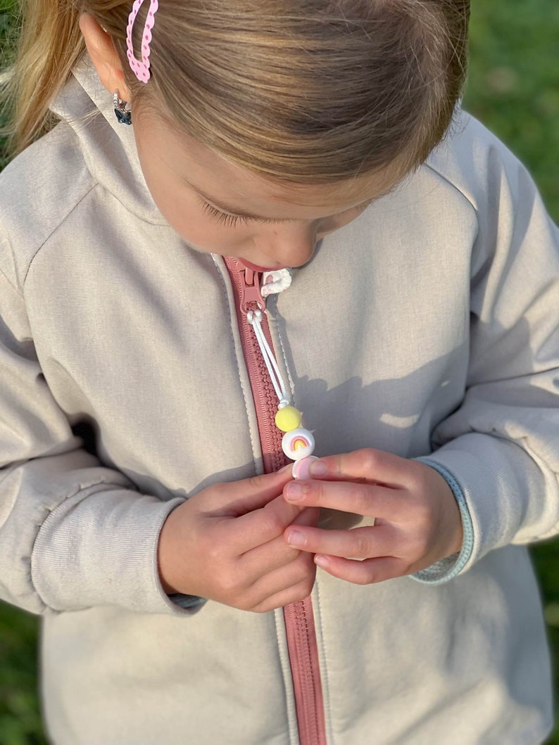 Zipper Anhänger Regenbogen, Montessori Reißverschluss Anhänger für Kinderjacke, Kinderrucksack oder Mäppchen, cooles Mitbringsel für Kinder Bild 7