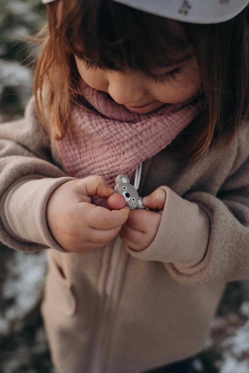 Zipper Anhänger Koala Bär, Montessori Reißverschluss Anhänger für Kinderjacke, Kinderrucksack, ideal für Kindergartenkind oder Schulkind Bild 5