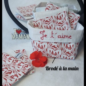 Coffret beauté comprend 7 lingettes démaquillantes lavables en éponge de bambou avec sa panière et son sac de lavage en Oeko-Tex .