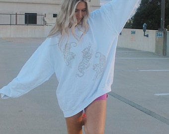 Oversized Tiger Crewneck Sweatshirt: College Game Day Style