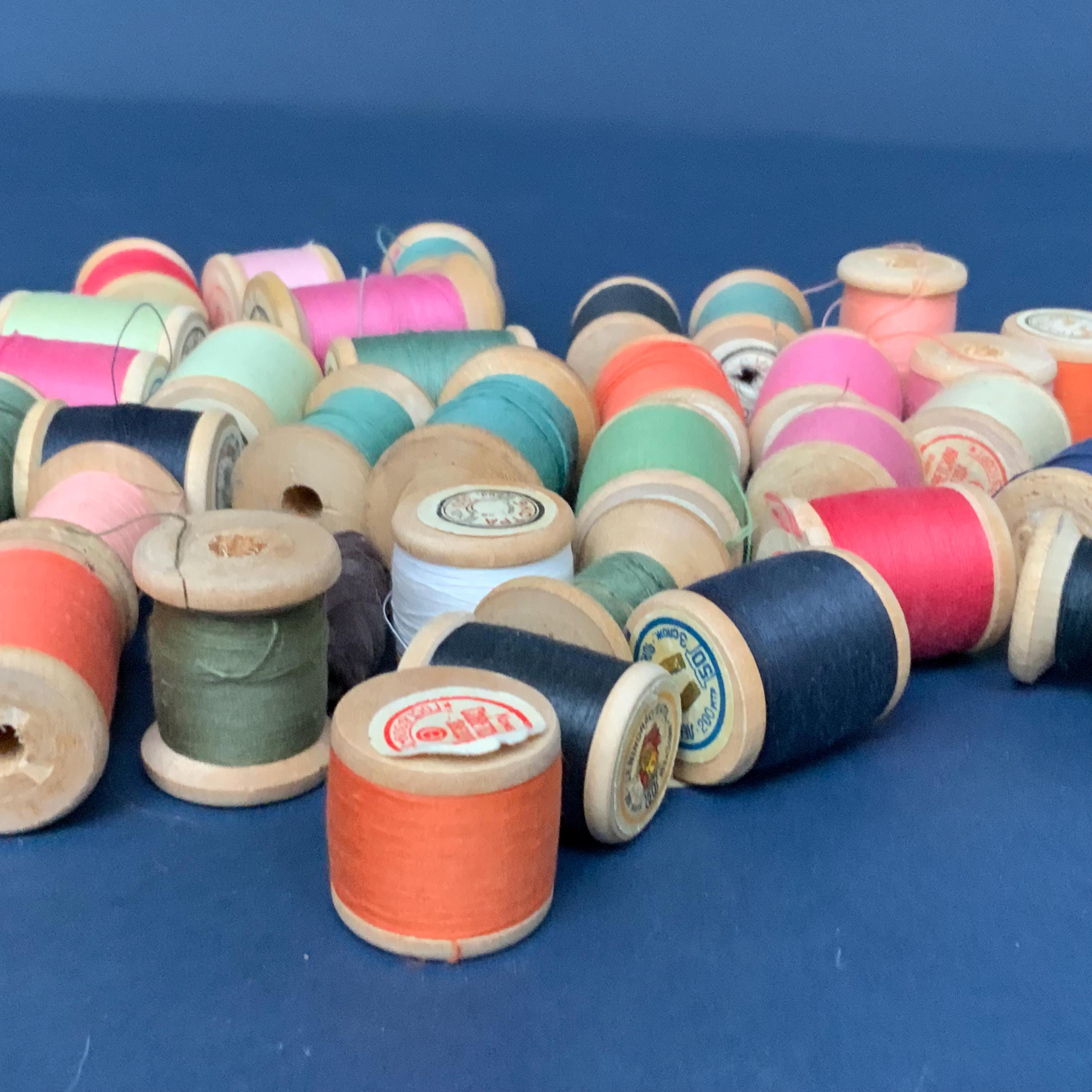 ヴィンテージ木製糸巻き：綿製縫い糸ロット、各種色（# 444 ） - Etsy 日本