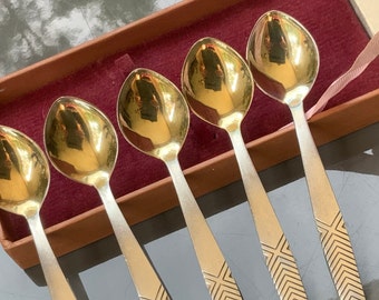 未使用 金メッキ装飾スプーン5本セット （スプーンセット