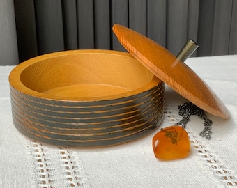 Caja redonda de madera vintage: pequeño joyero y porta baratijas