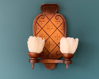 Applique murale vintage en bois sculpté : bougeoir campagnard