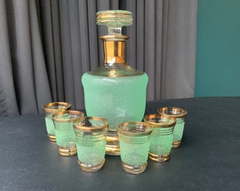 Decanter vintage in vetro verde con tappo e bicchierini, bicchieri con finiture in oro vetreria colorata Decanter per bottiglia Genie