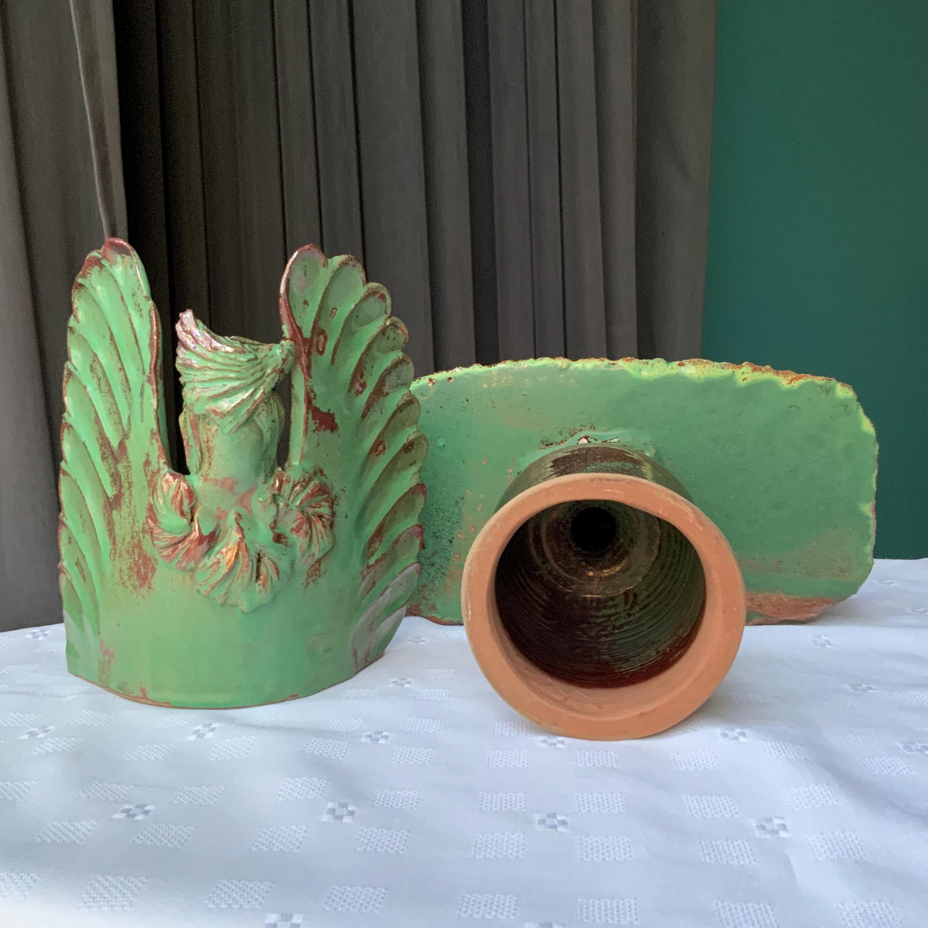 手作り陶器の花瓶 茶色・緑 アーティストのサイン入り手作り花陶器緑と