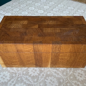 Vintage Wooden Trinket Box: Retro Home Organizer with Removable Divider
